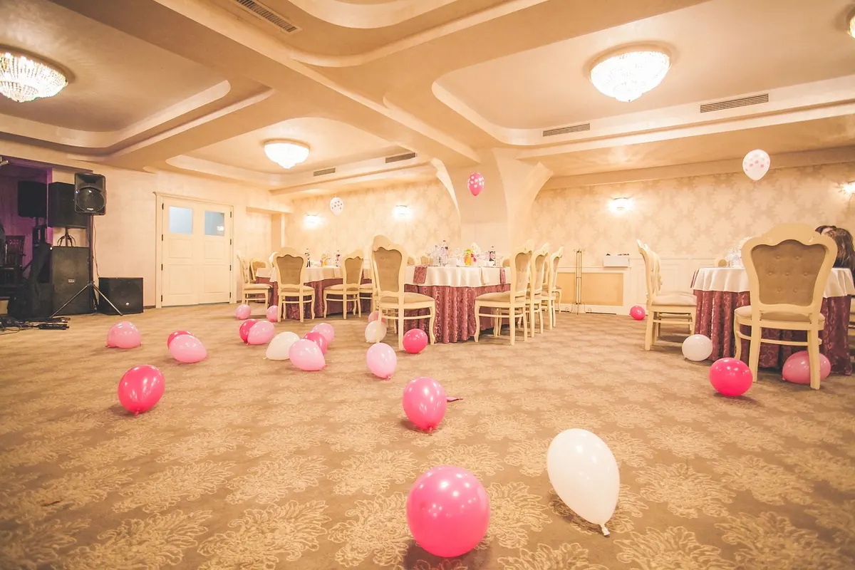 Banquet Hall vs. Hotel Ballroom: Which Rental Fits Your Event?