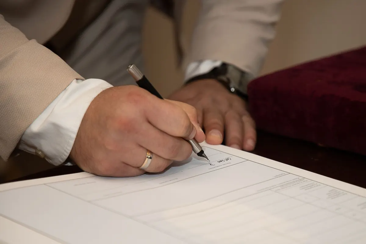 How to Negotiate a Hall Rental Contract Without Losing Your Date